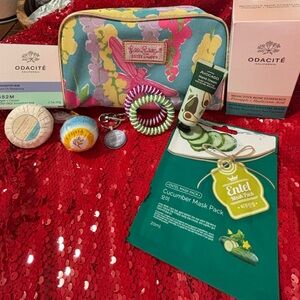Lilly Pulitzer for Estée Lauder cosmetic bag plus Odacite bundle